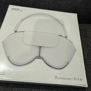 Apple AirPods Max with Smart Case - Cream